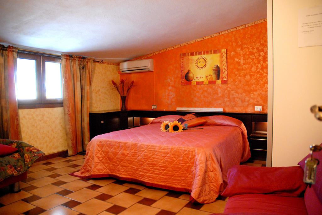 B&B Fantar House Carbonia Szoba fotó