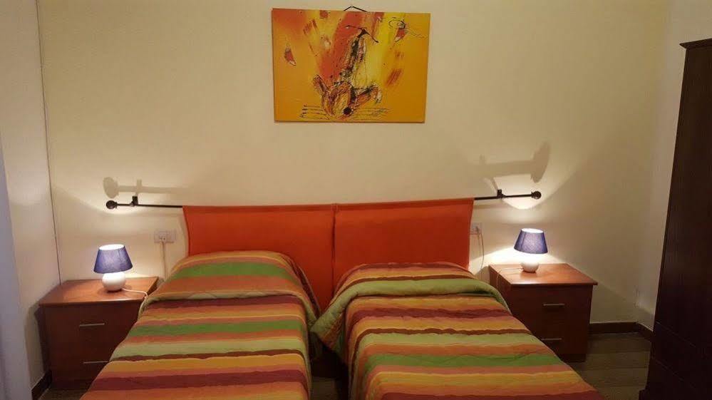 B&B Fantar House Carbonia Kültér fotó